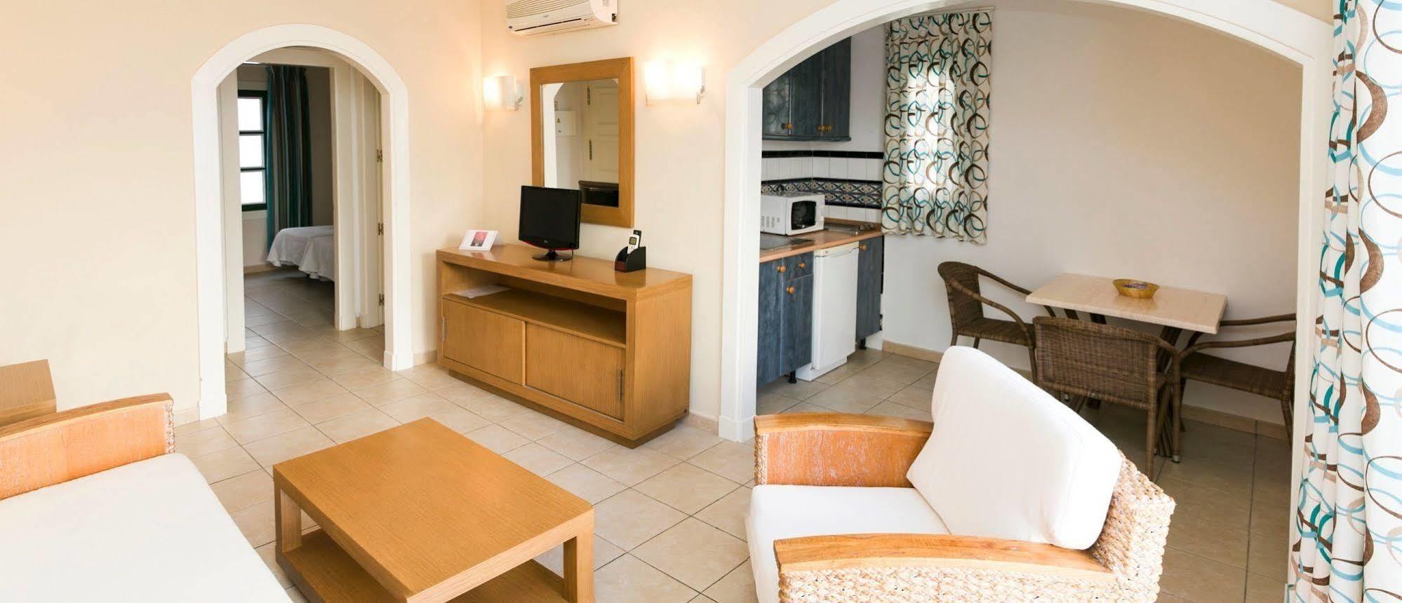 Apartamentos Livvo Пуэрто-де-Моган Экстерьер фото